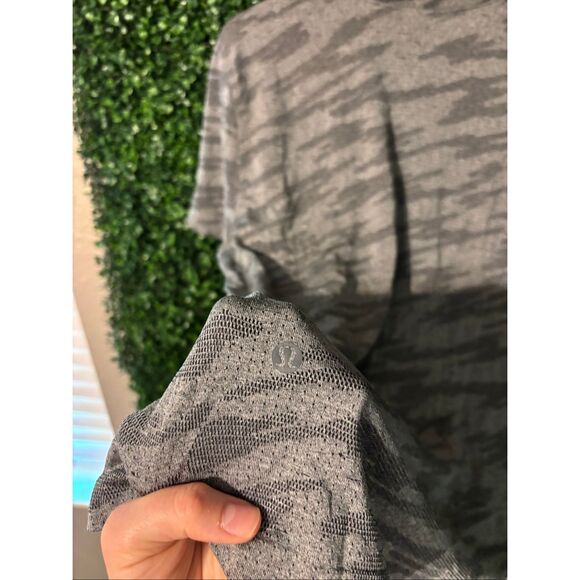 Mens Lululemon Swiftly Tech Short Sleeve Size XL - Picture 4 of 4